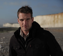 Dan Snow Headshot